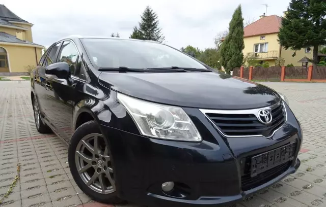 TOYOTA Avensis 