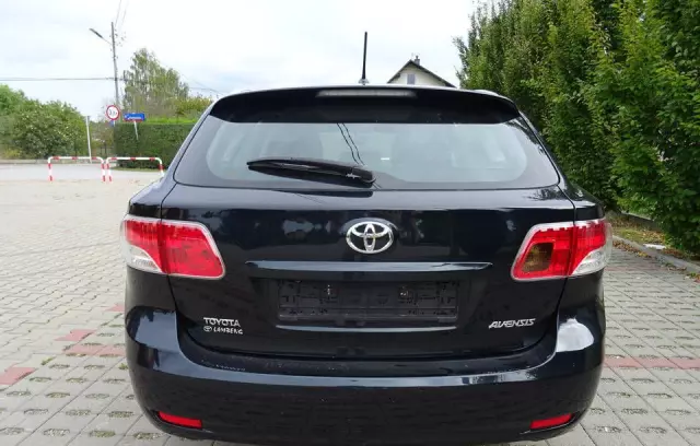 TOYOTA Avensis 
