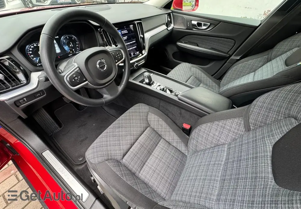 VOLVO V60 D4 Momentum Pro