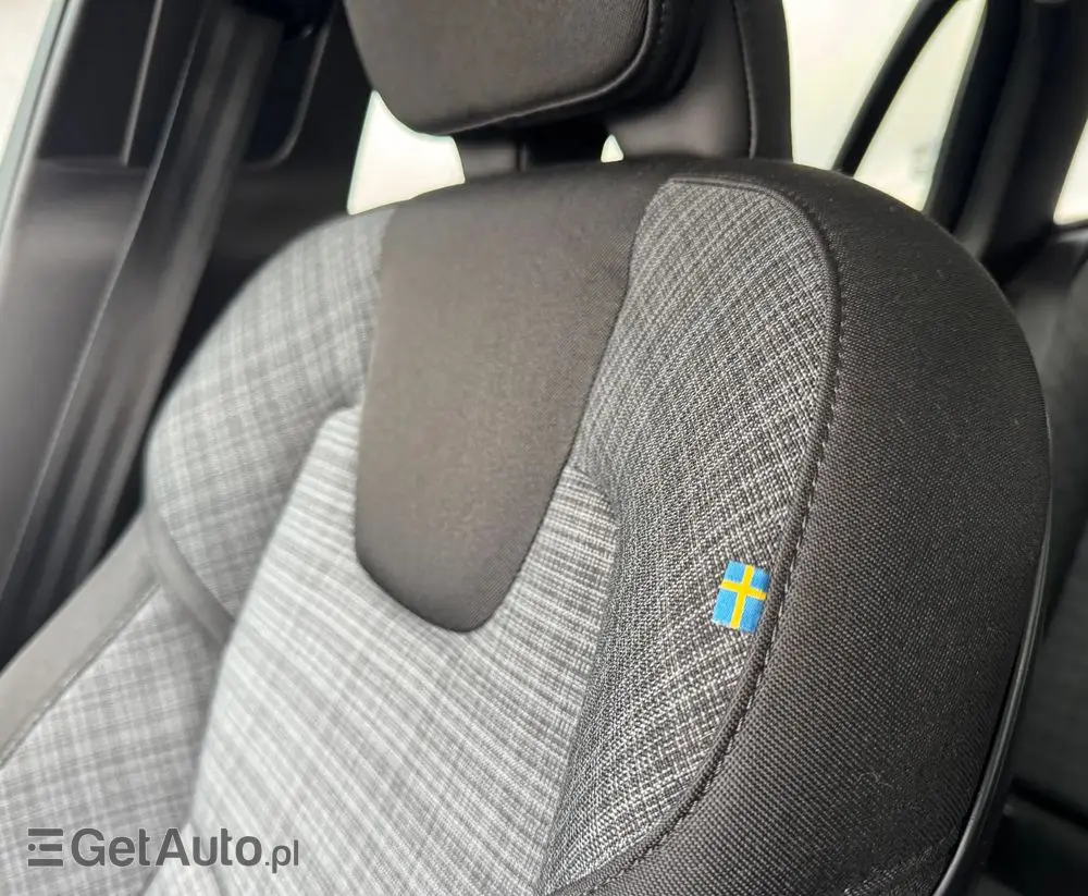 VOLVO V60 D4 Momentum Pro