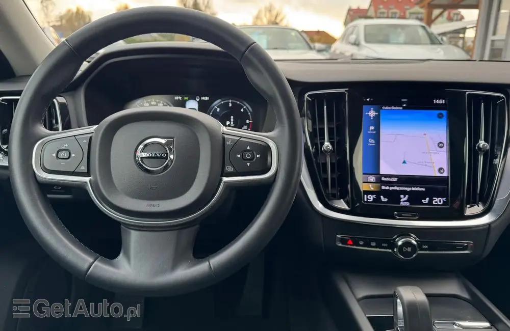 VOLVO V60 D4 Momentum Pro