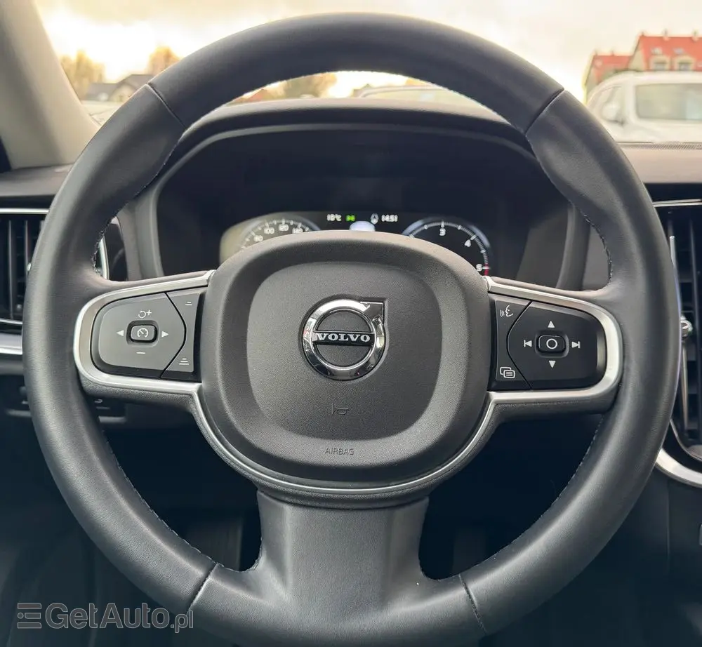 VOLVO V60 D4 Momentum Pro