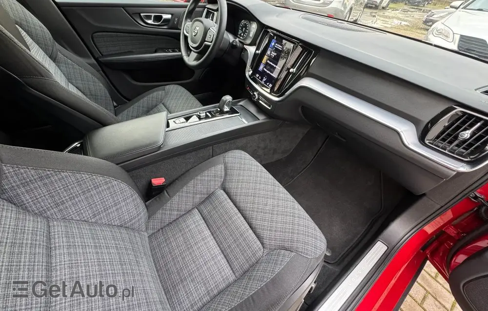 VOLVO V60 D4 Momentum Pro