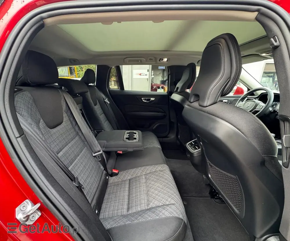 VOLVO V60 D4 Momentum Pro