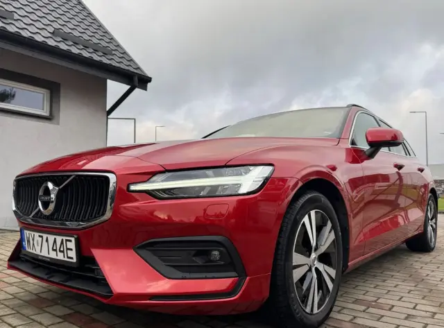 VOLVO V60 D4 Momentum Pro