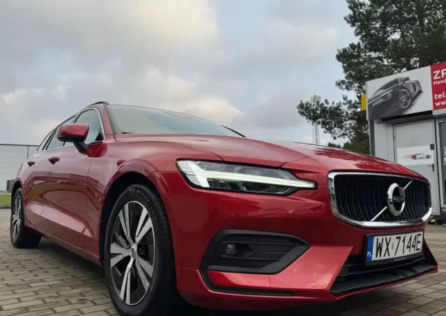 VOLVO V60 D4 Momentum Pro