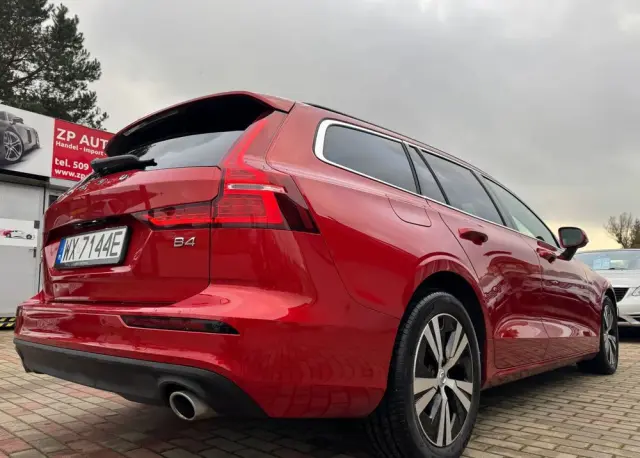 VOLVO V60 D4 Momentum Pro