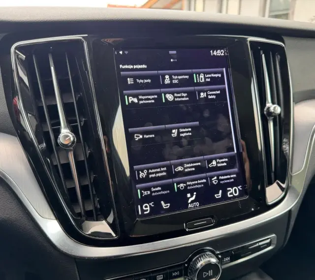 VOLVO V60 D4 Momentum Pro