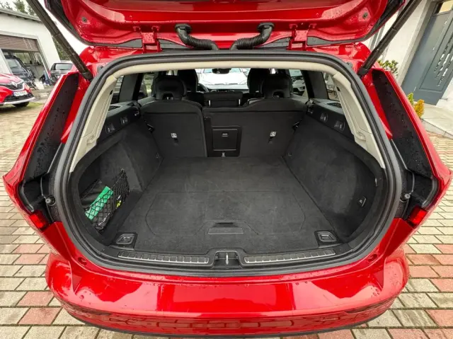 VOLVO V60 D4 Momentum Pro