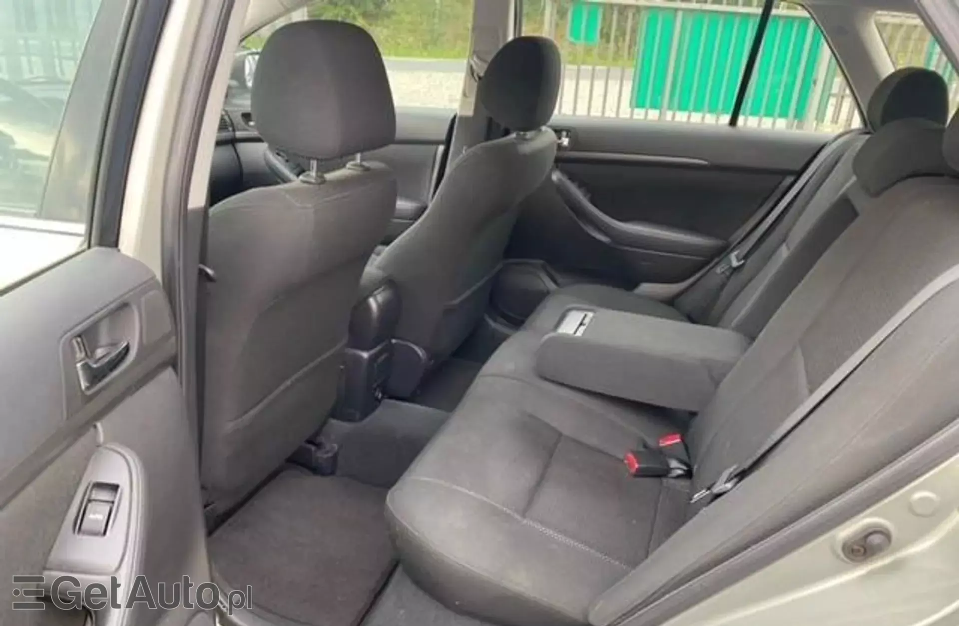 TOYOTA Avensis 1.8 VVT-i (129 KM) MT