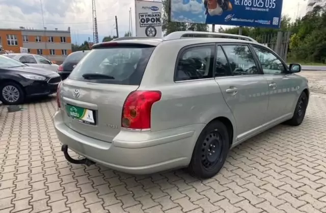 TOYOTA Avensis 1.8 VVT-i (129 KM) MT
