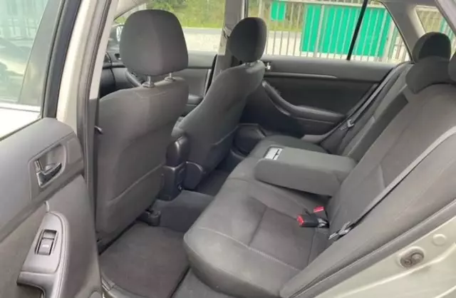 TOYOTA Avensis 1.8 VVT-i (129 KM) MT