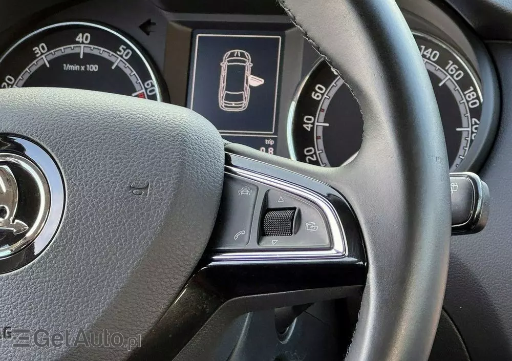 SKODA Octavia 