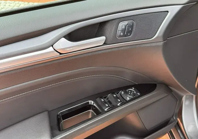 FORD Mondeo 2.0 TDCi Titanium PowerShift