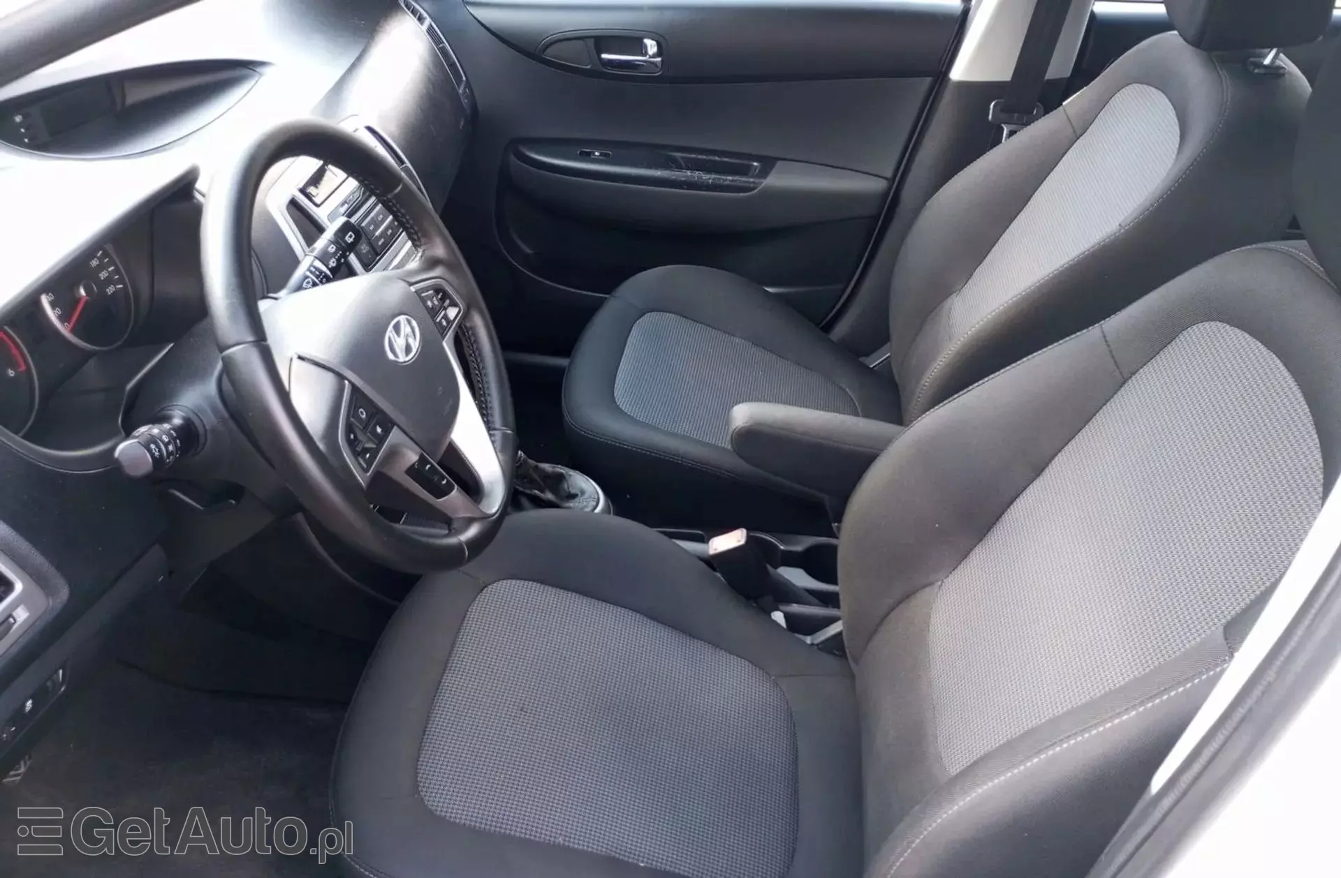 HYUNDAI I20 1.4 CRDi (90 KM)