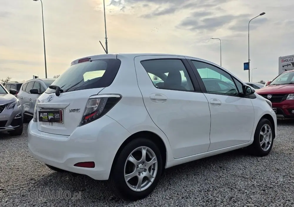 TOYOTA Yaris 
