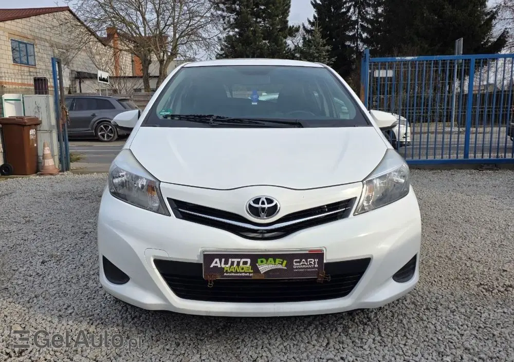 TOYOTA Yaris 