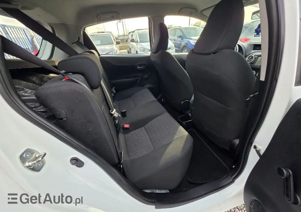 TOYOTA Yaris 