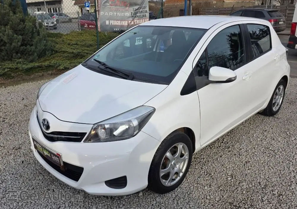 TOYOTA Yaris 