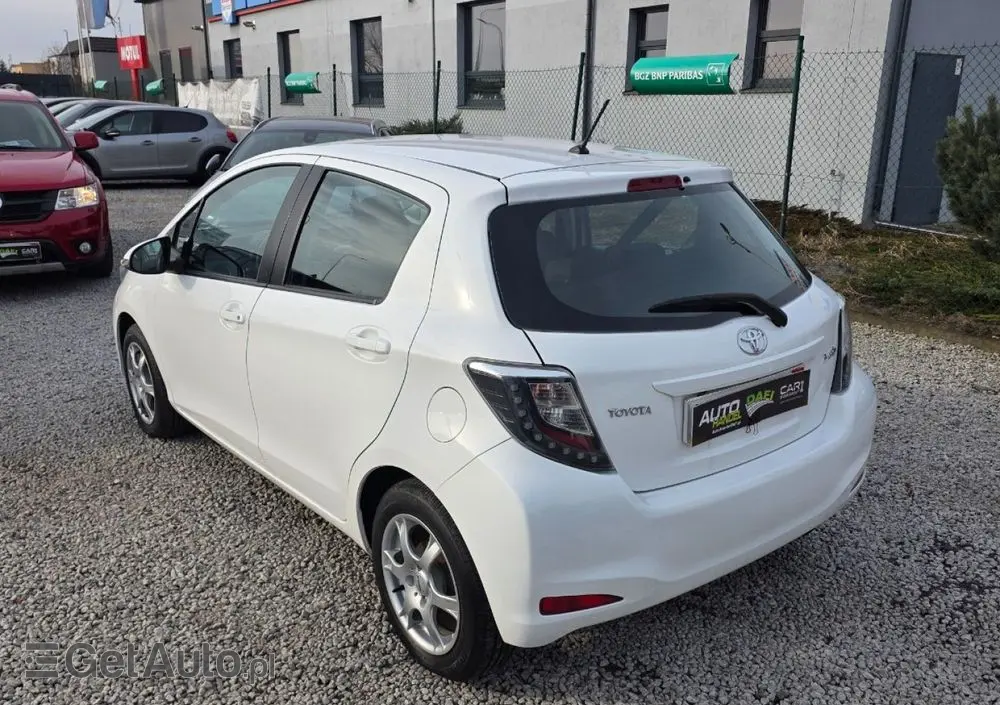 TOYOTA Yaris 