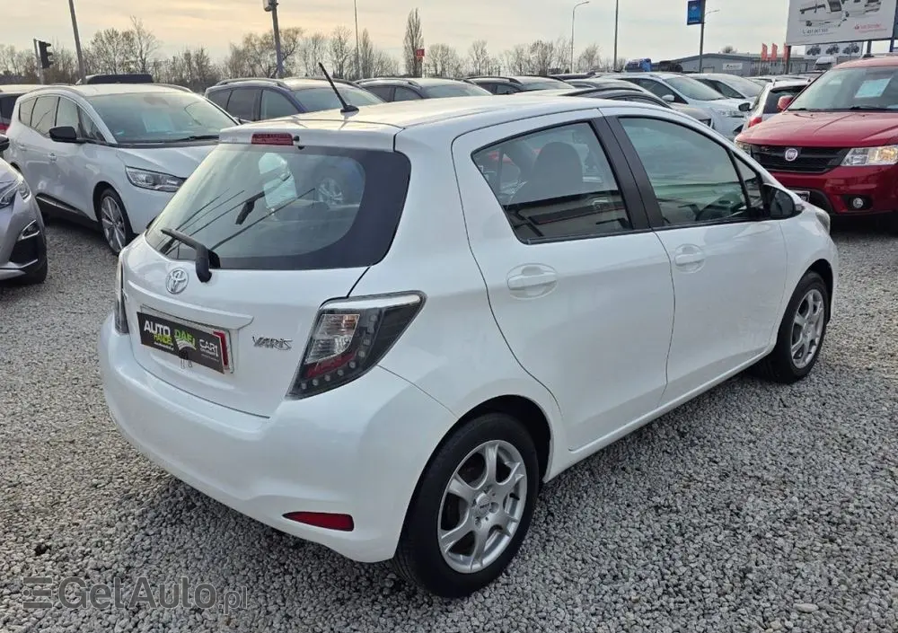TOYOTA Yaris 