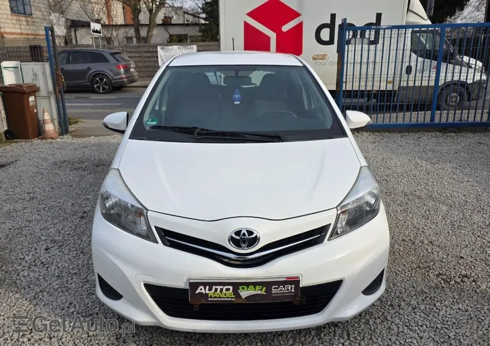 TOYOTA Yaris 