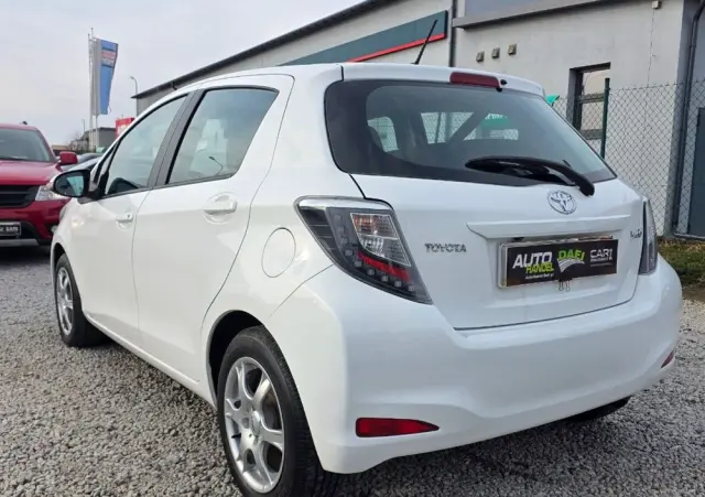 TOYOTA Yaris 