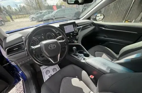 TOYOTA Camry 