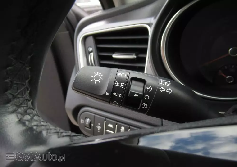 KIA Ceed 1.4 T-GDI M