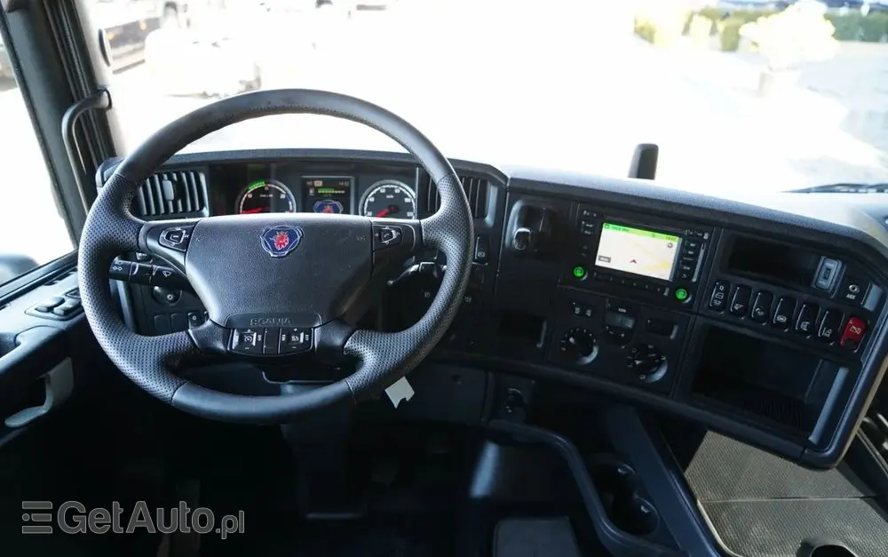 SCANIA R 450 / RETARDER / PEŁNY ADR /  CROWN EDITION STREAMLINE / KLIMA POSTOJOWA / ALUFELGI 