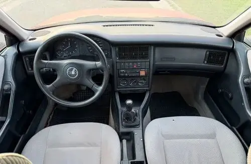 AUDI 80 
