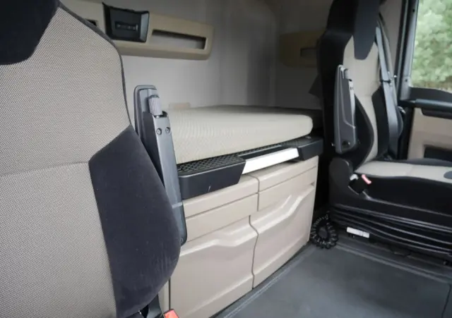 MAN TGX 18.470 / LOW DECK/ MEGA/ WYSOKA KABINA/ STAN IDEALNY 