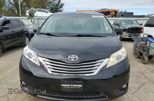 TOYOTA Sienna 