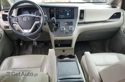 TOYOTA Sienna 