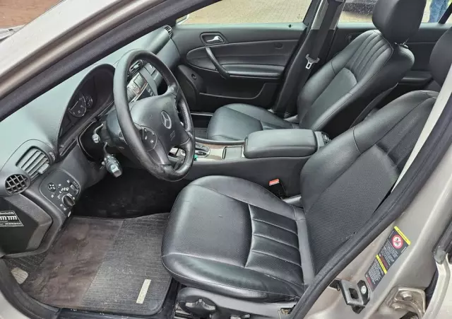 MERCEDES-BENZ Klasa C 180 T Kompressor Automatik Avantgarde