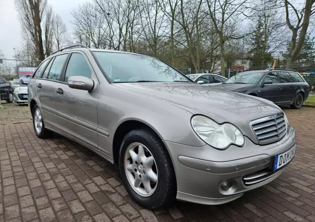 MERCEDES-BENZ Klasa C 180 T Kompressor Automatik Avantgarde