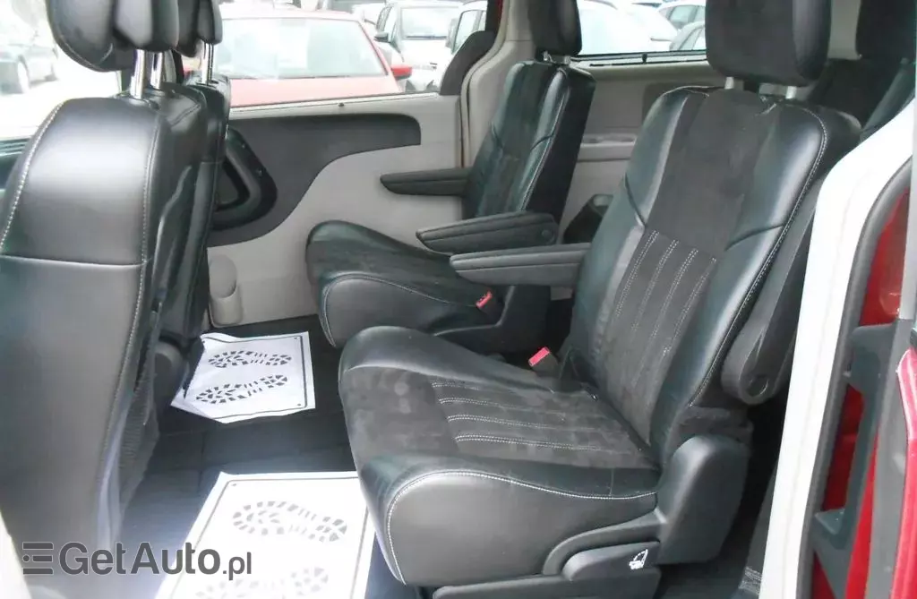 CHRYSLER Town & Country 