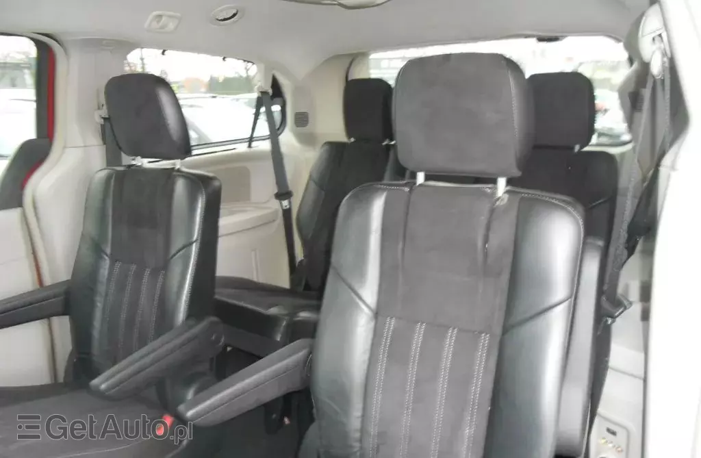 CHRYSLER Town & Country 