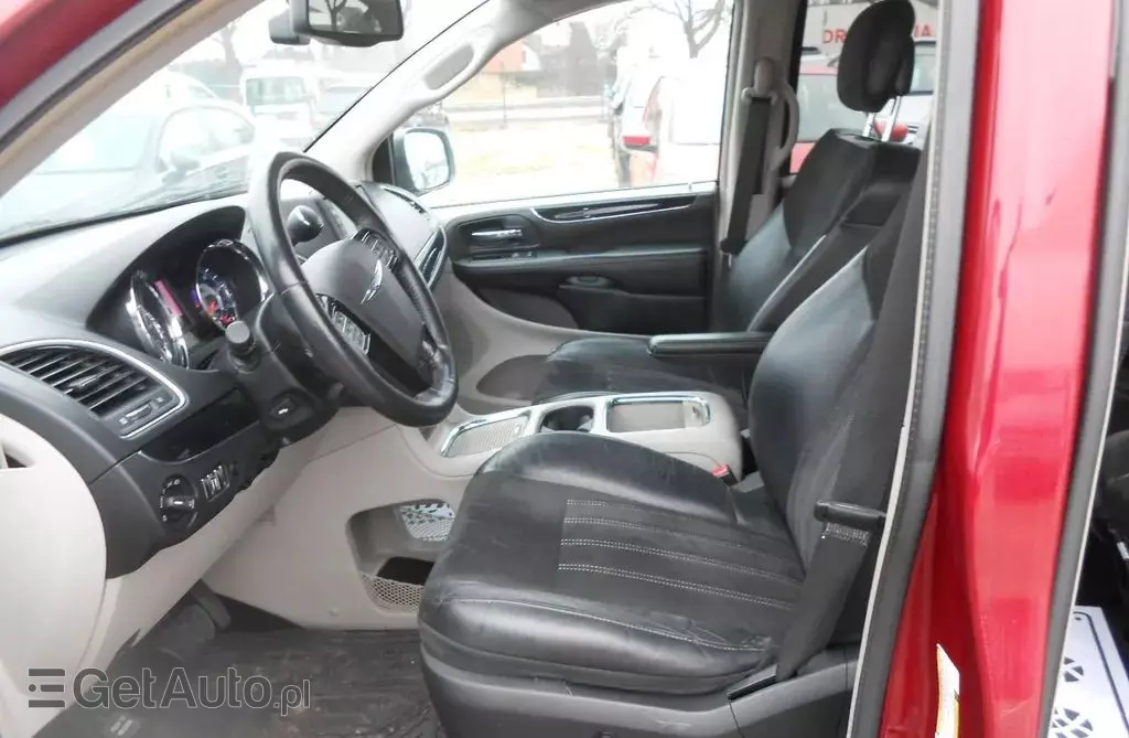 CHRYSLER Town & Country 