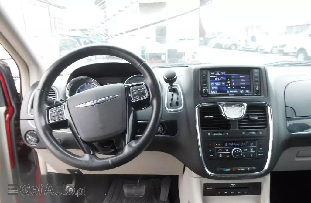 CHRYSLER Town & Country 