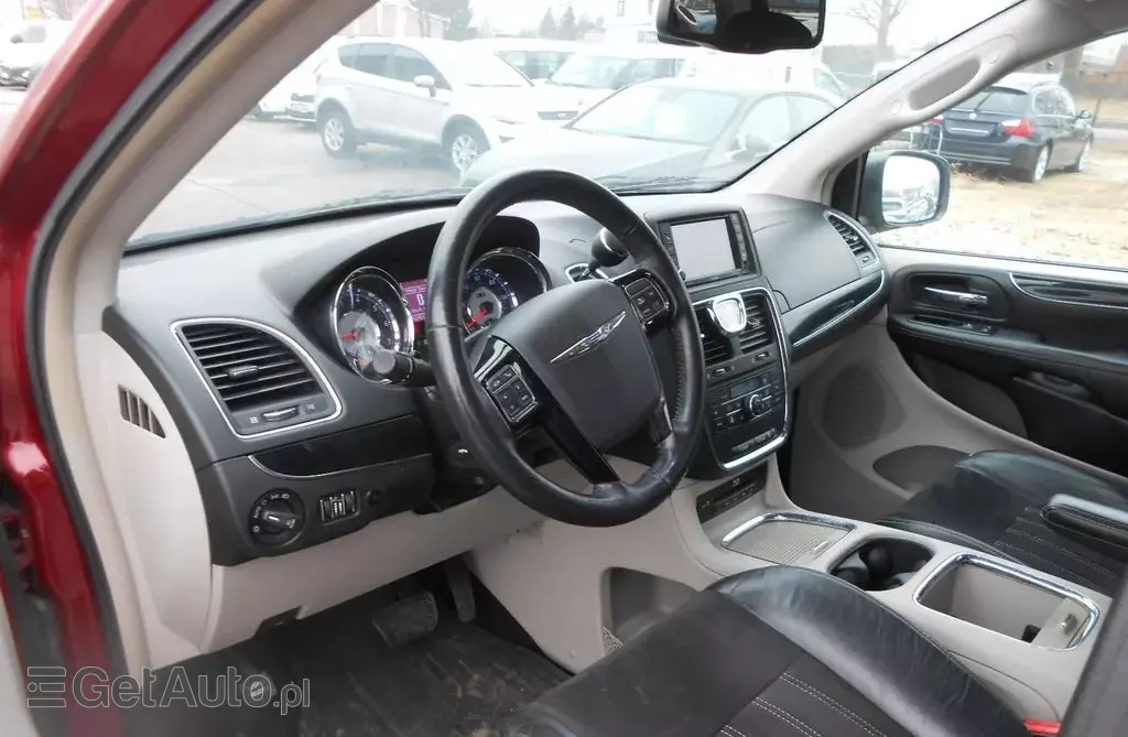 CHRYSLER Town & Country 