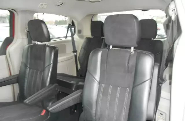 CHRYSLER Town & Country 