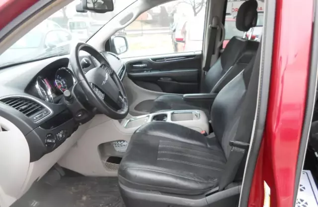 CHRYSLER Town & Country 