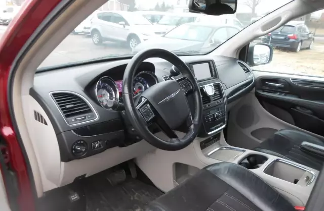 CHRYSLER Town & Country 