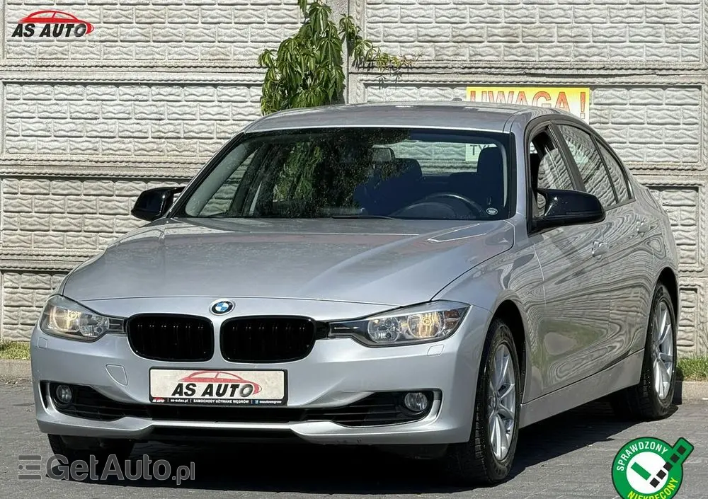 BMW Seria 3 320i Sport Line