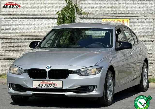 BMW Seria 3 320i Sport Line