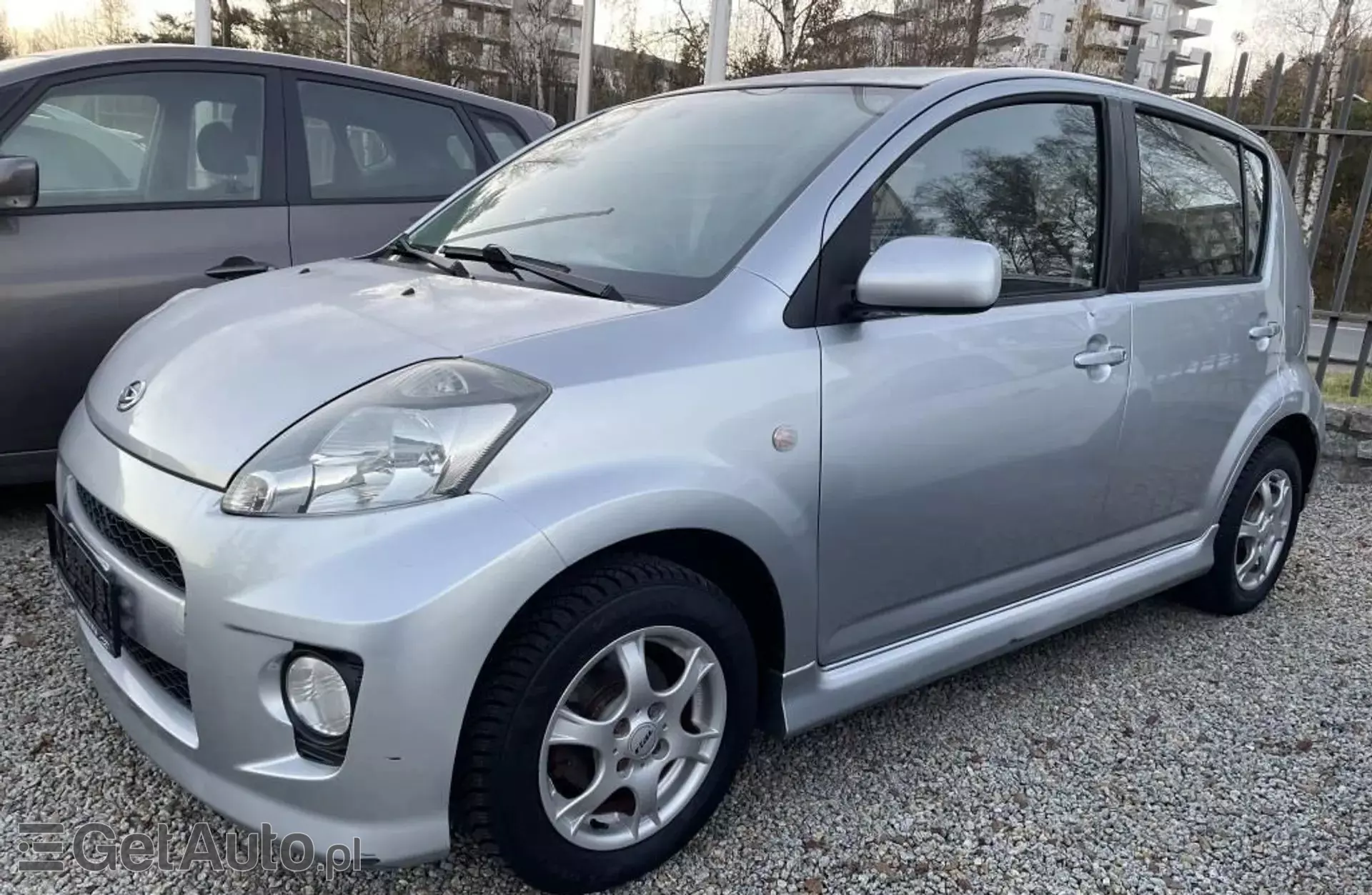 DAIHATSU Sirion 1.3 i 16V (87 KM)