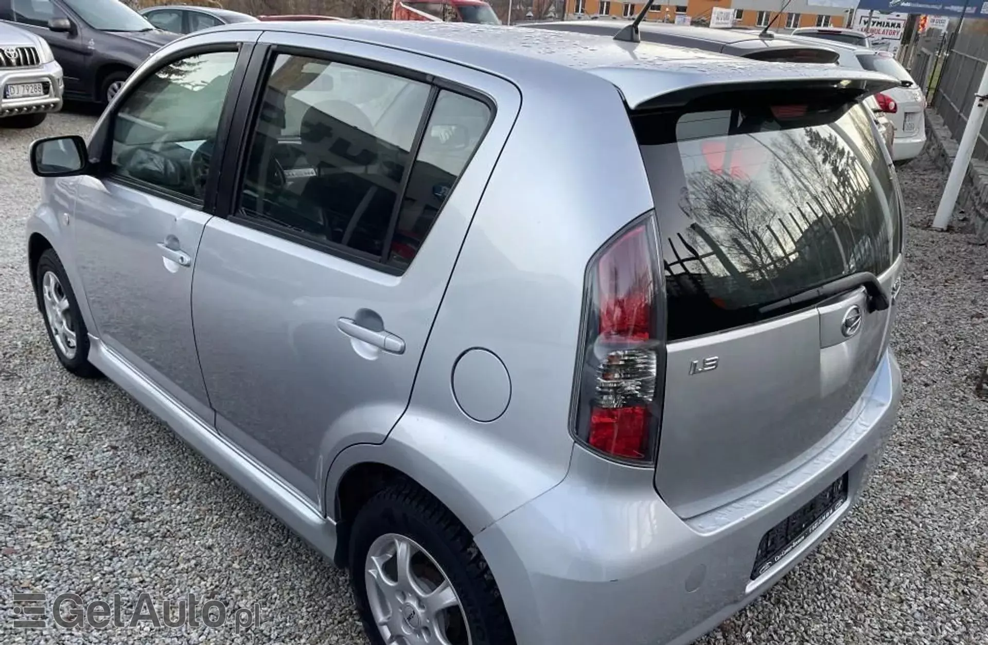 DAIHATSU Sirion 1.3 i 16V (87 KM)