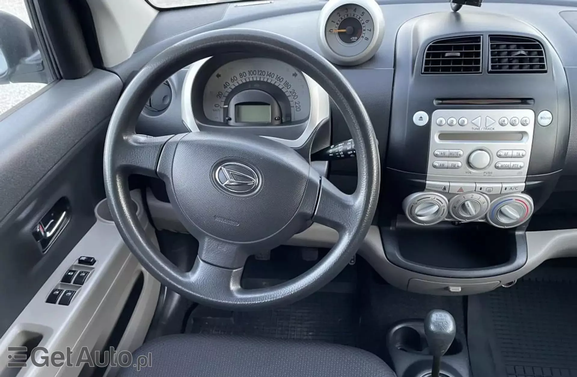 DAIHATSU Sirion 1.3 i 16V (87 KM)