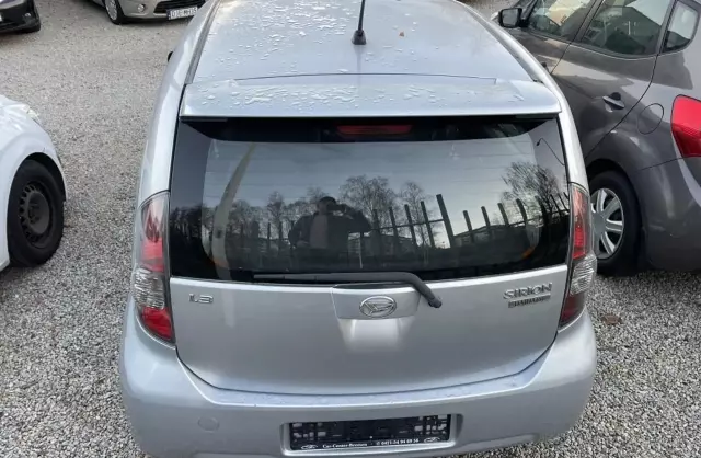 DAIHATSU Sirion 1.3 i 16V (87 KM)
